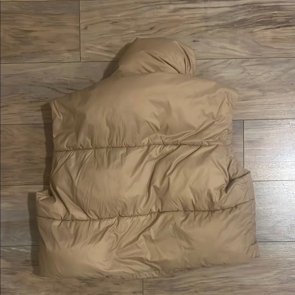 Tan Puffer Vest - Picture 4 of 5